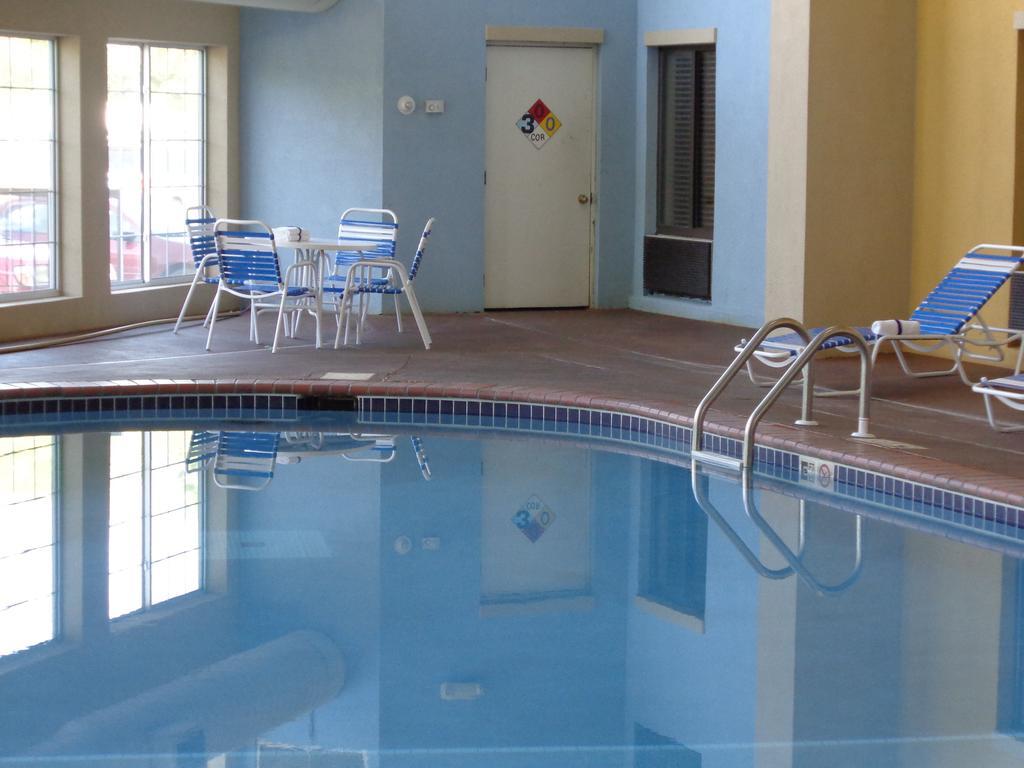 Americinn By Wyndham Johnston Des Moines Urbandale Екстериор снимка