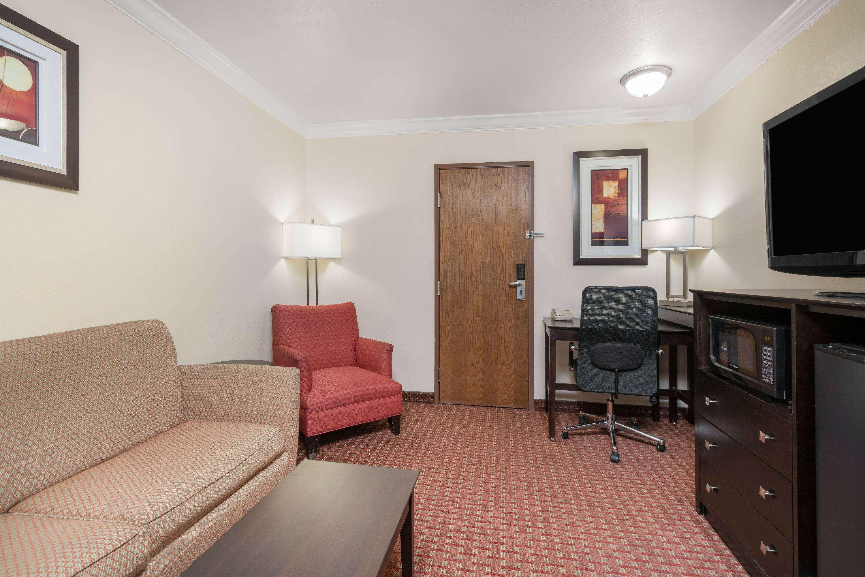 Americinn By Wyndham Johnston Des Moines Urbandale Екстериор снимка