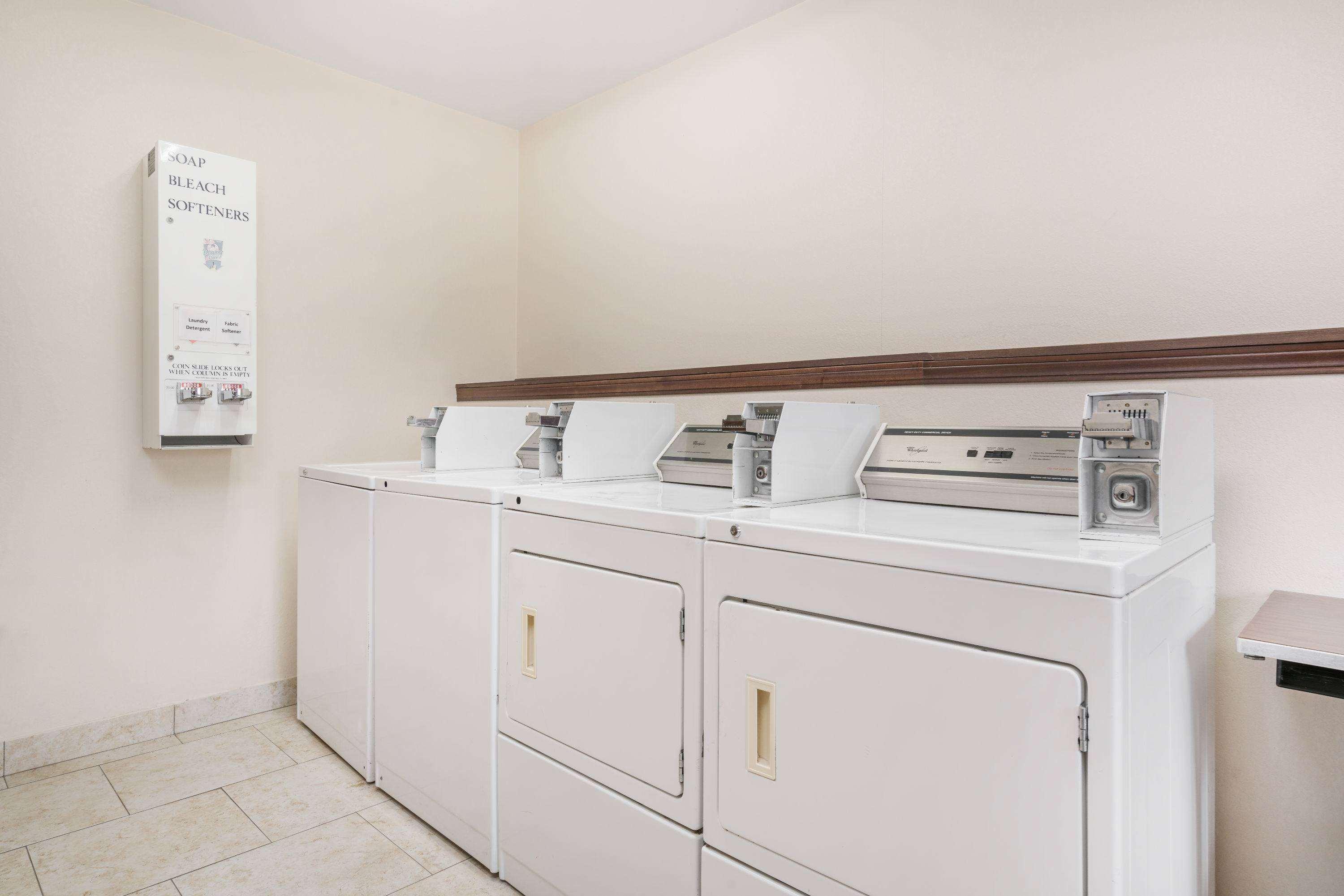 Americinn By Wyndham Johnston Des Moines Urbandale Екстериор снимка