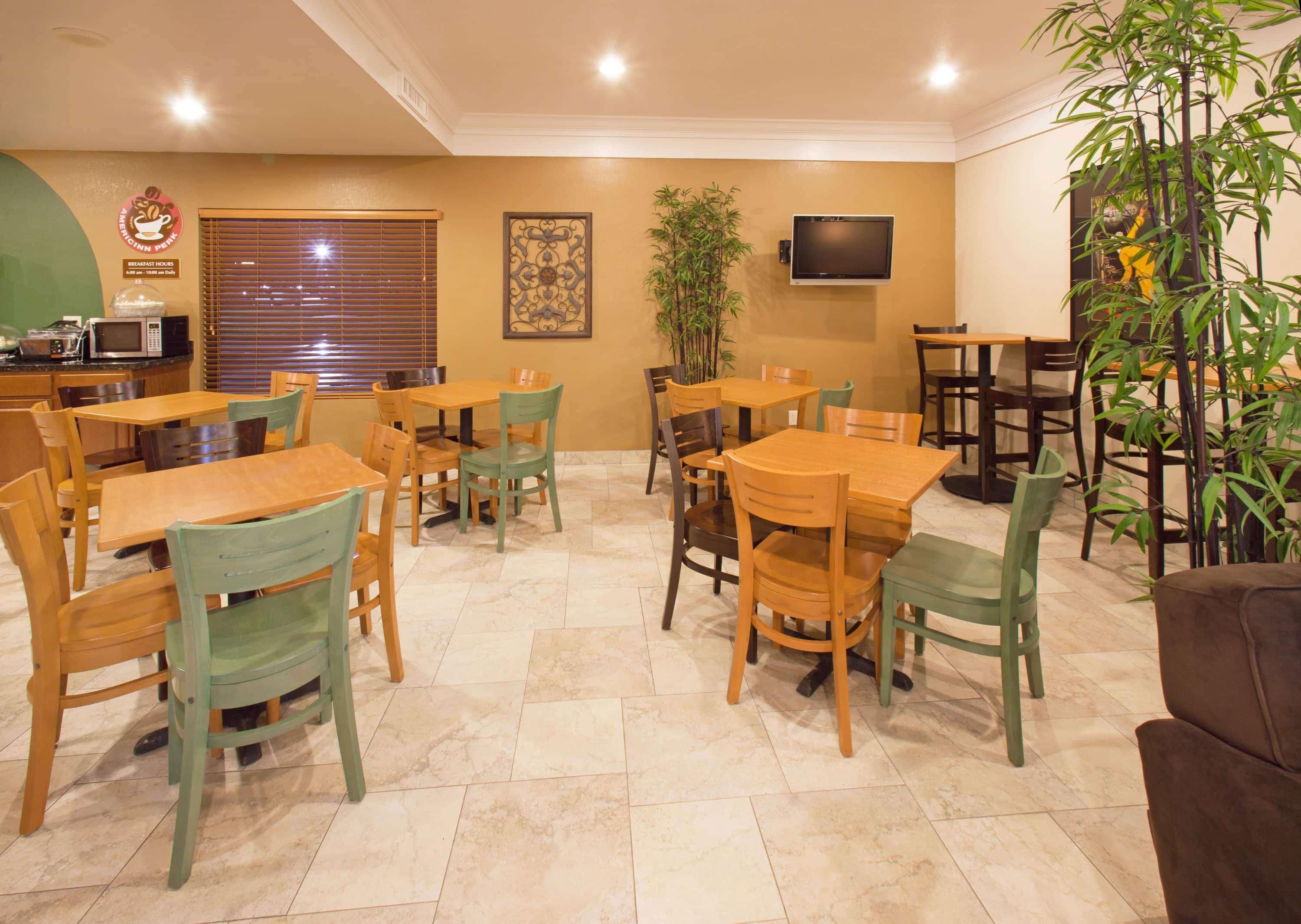 Americinn By Wyndham Johnston Des Moines Urbandale Екстериор снимка