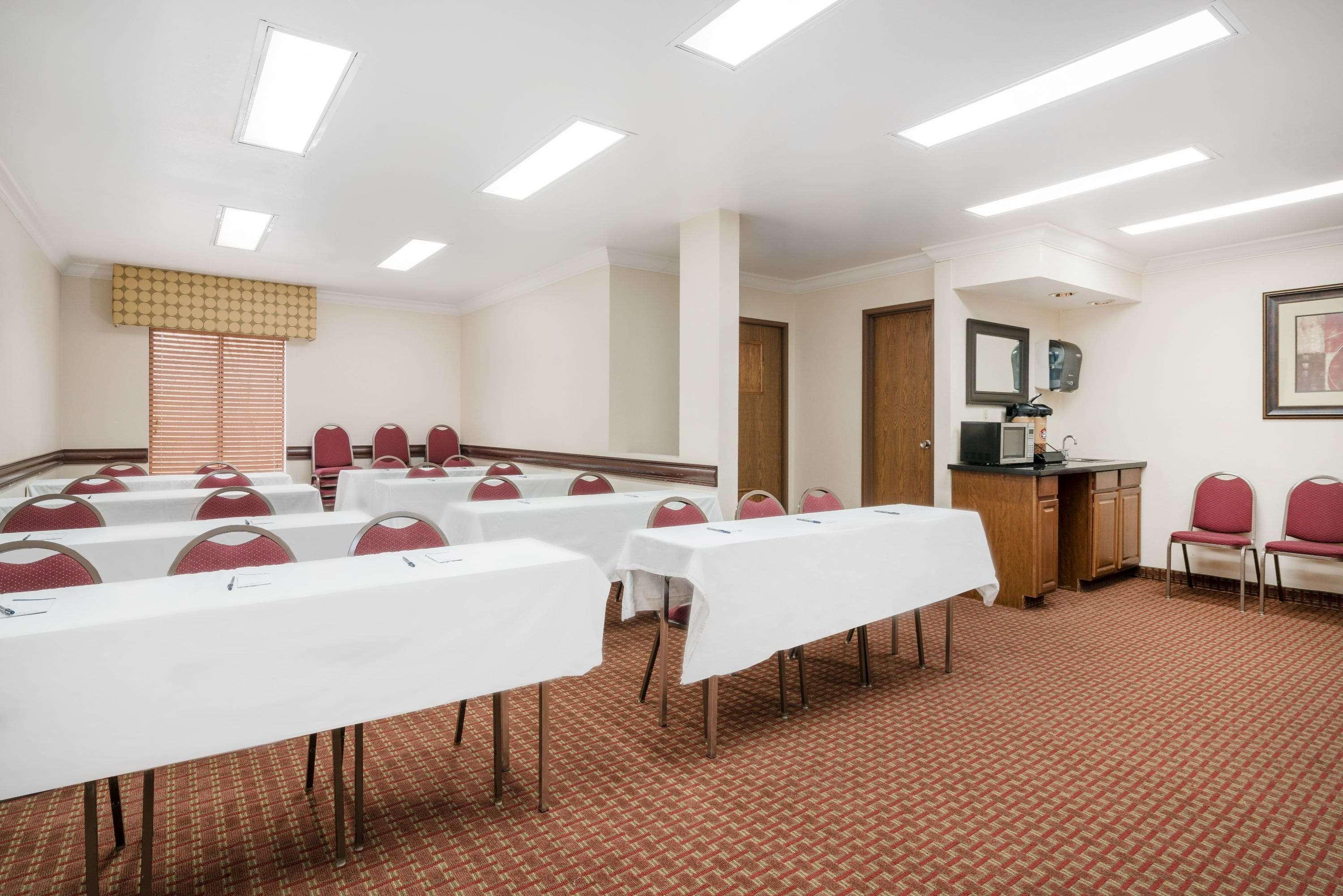 Americinn By Wyndham Johnston Des Moines Urbandale Екстериор снимка