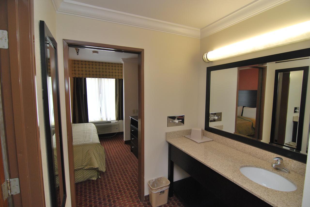 Americinn By Wyndham Johnston Des Moines Urbandale Екстериор снимка