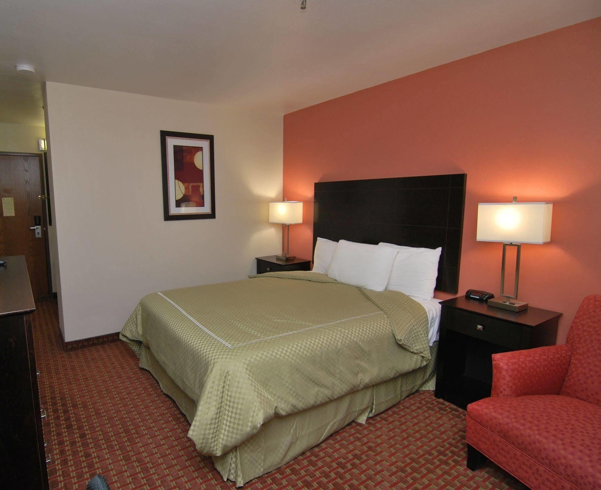 Americinn By Wyndham Johnston Des Moines Urbandale Екстериор снимка